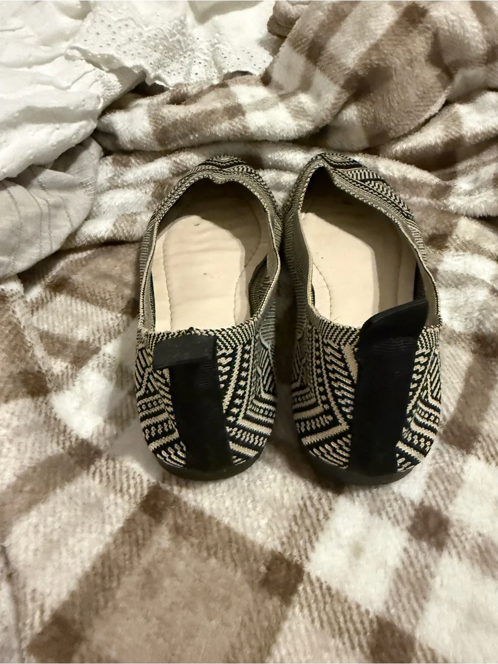 Source Unknown Black & Cream Geometric Woven Flats